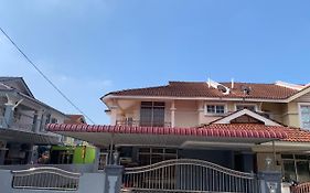Awani Homestay